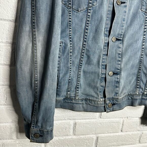Levi's Boyfriend Trucker Jacket Denim Worn in size Large - Picture 4 of 10